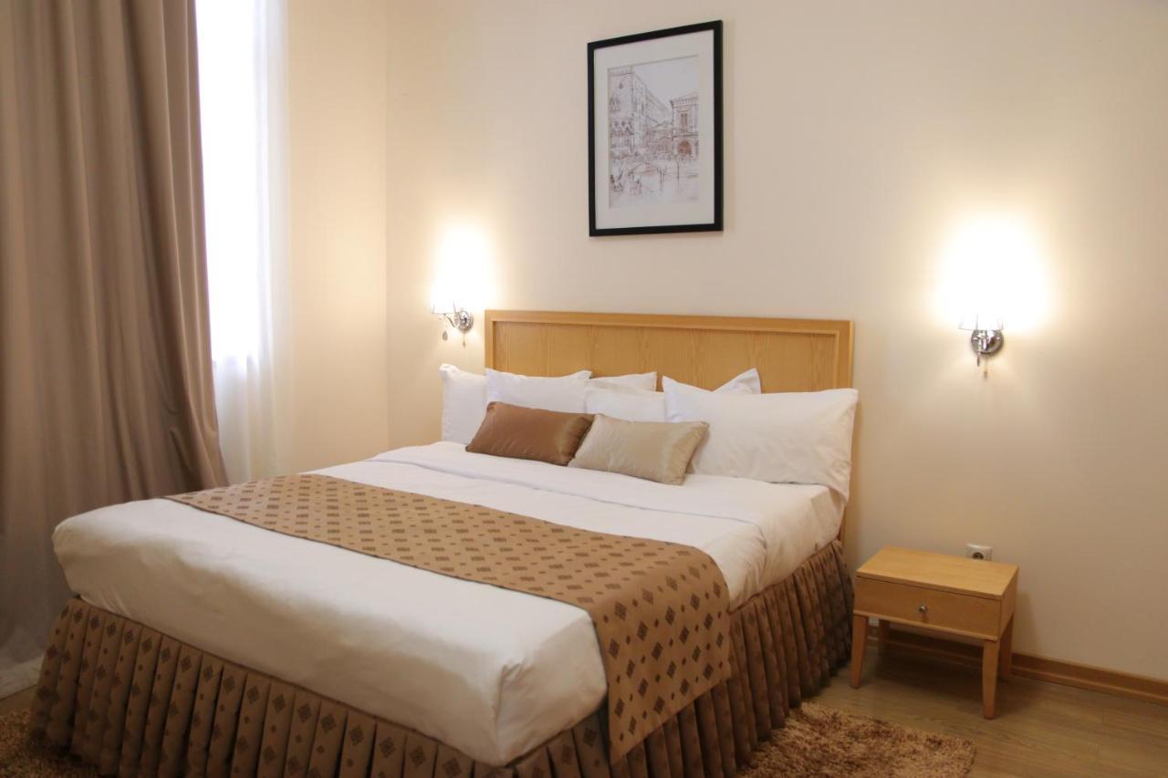 Atb Grand Hotel Atyraū Zewnętrze zdjęcie
