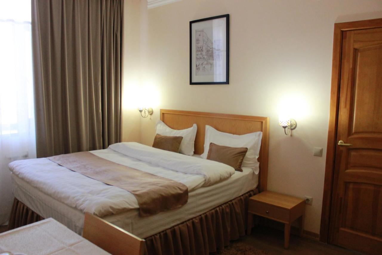 Atb Grand Hotel Atyraū Zewnętrze zdjęcie