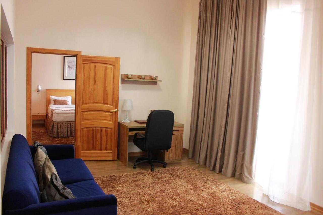 Atb Grand Hotel Atyraū Zewnętrze zdjęcie