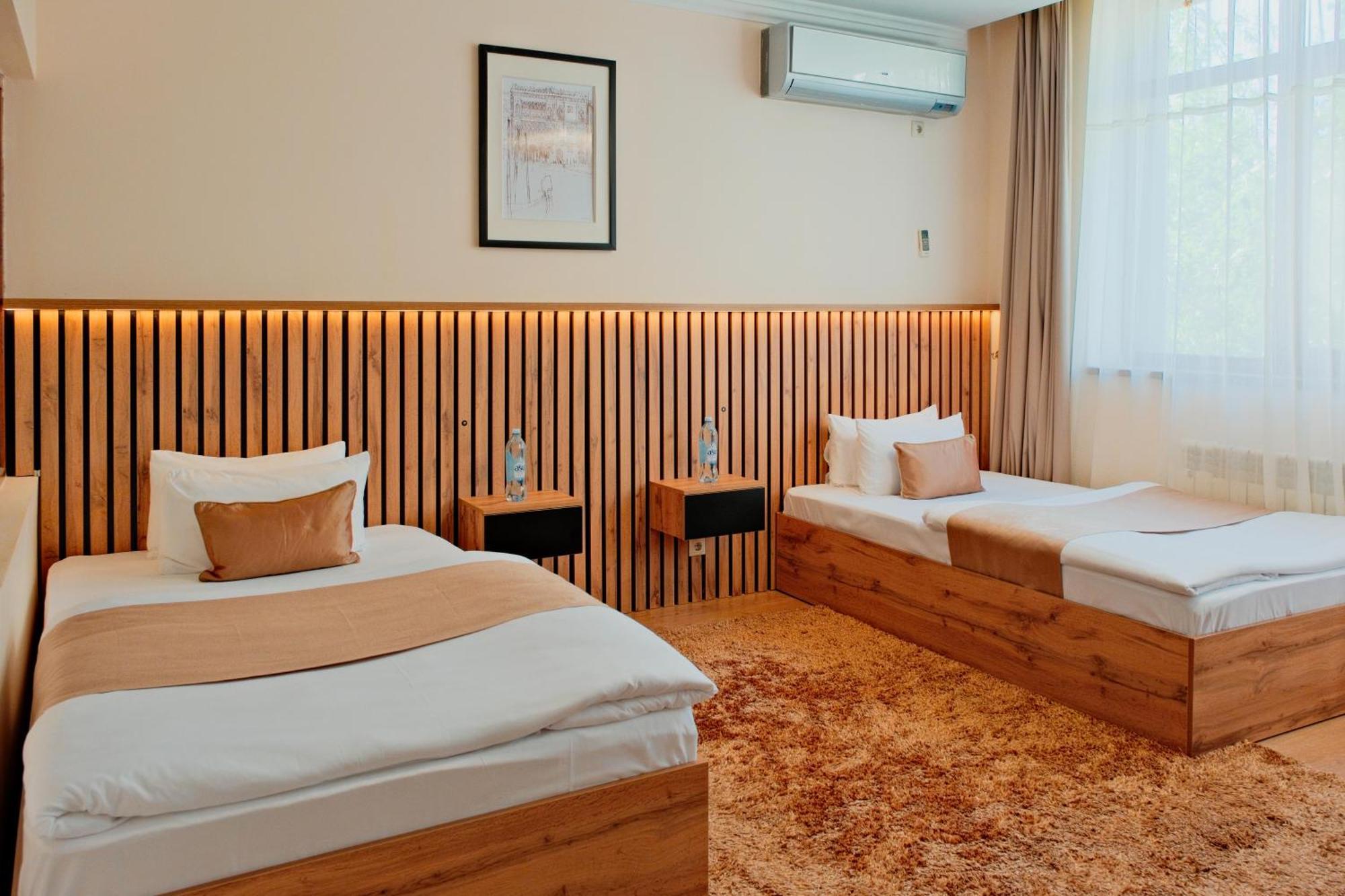 Atb Grand Hotel Atyraū Zewnętrze zdjęcie