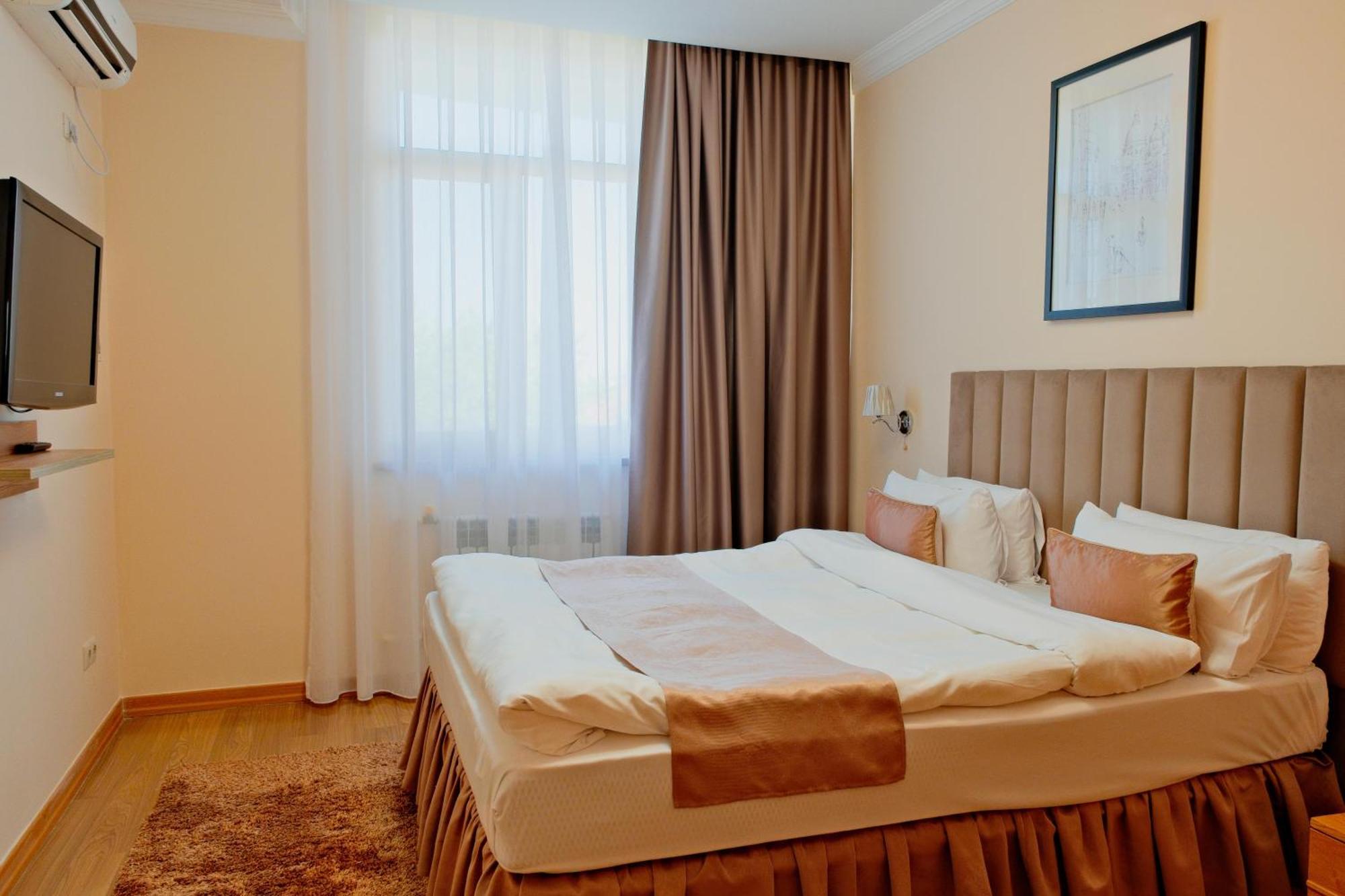 Atb Grand Hotel Atyraū Pokój zdjęcie