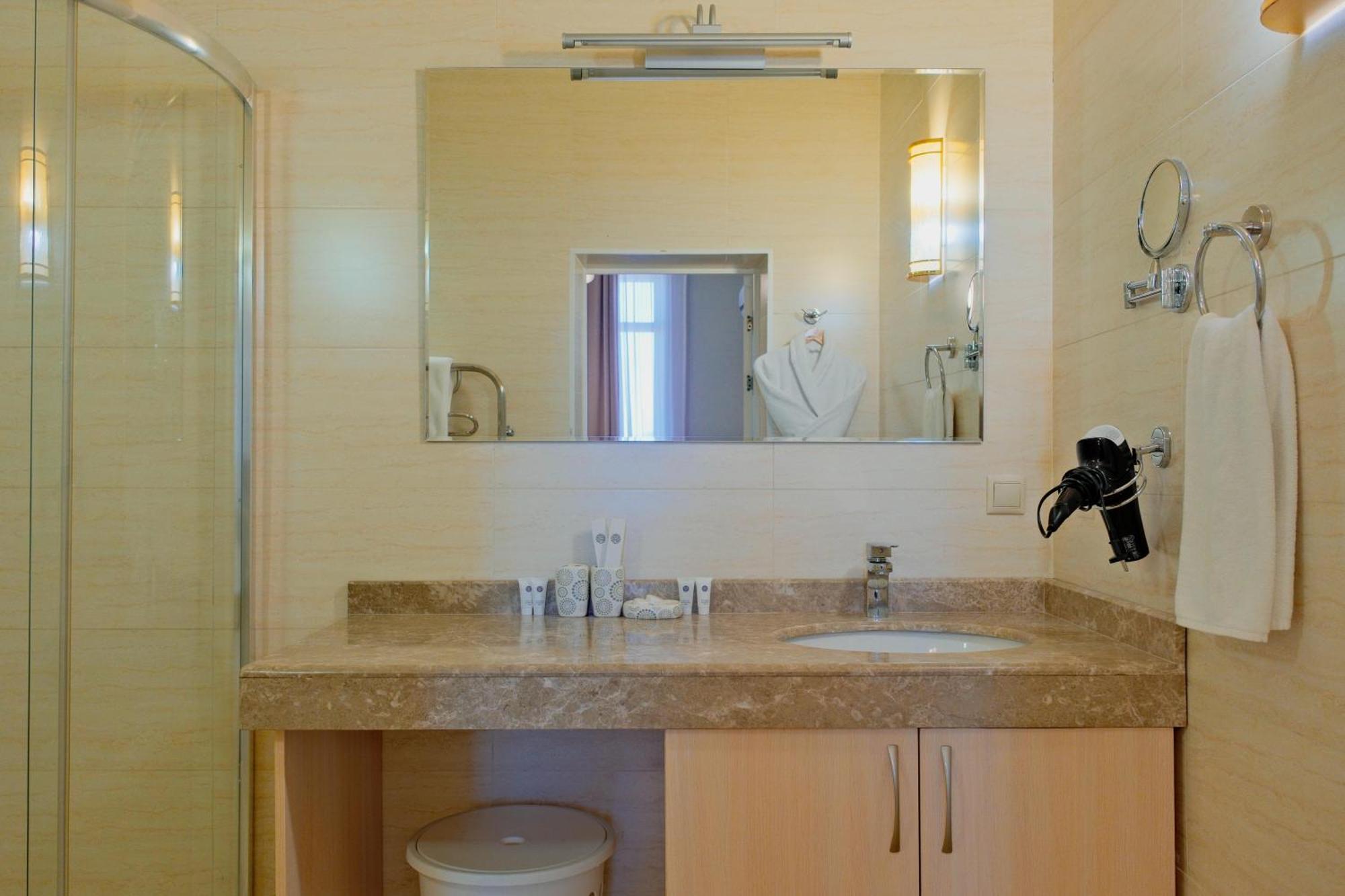 Atb Grand Hotel Atyraū Pokój zdjęcie