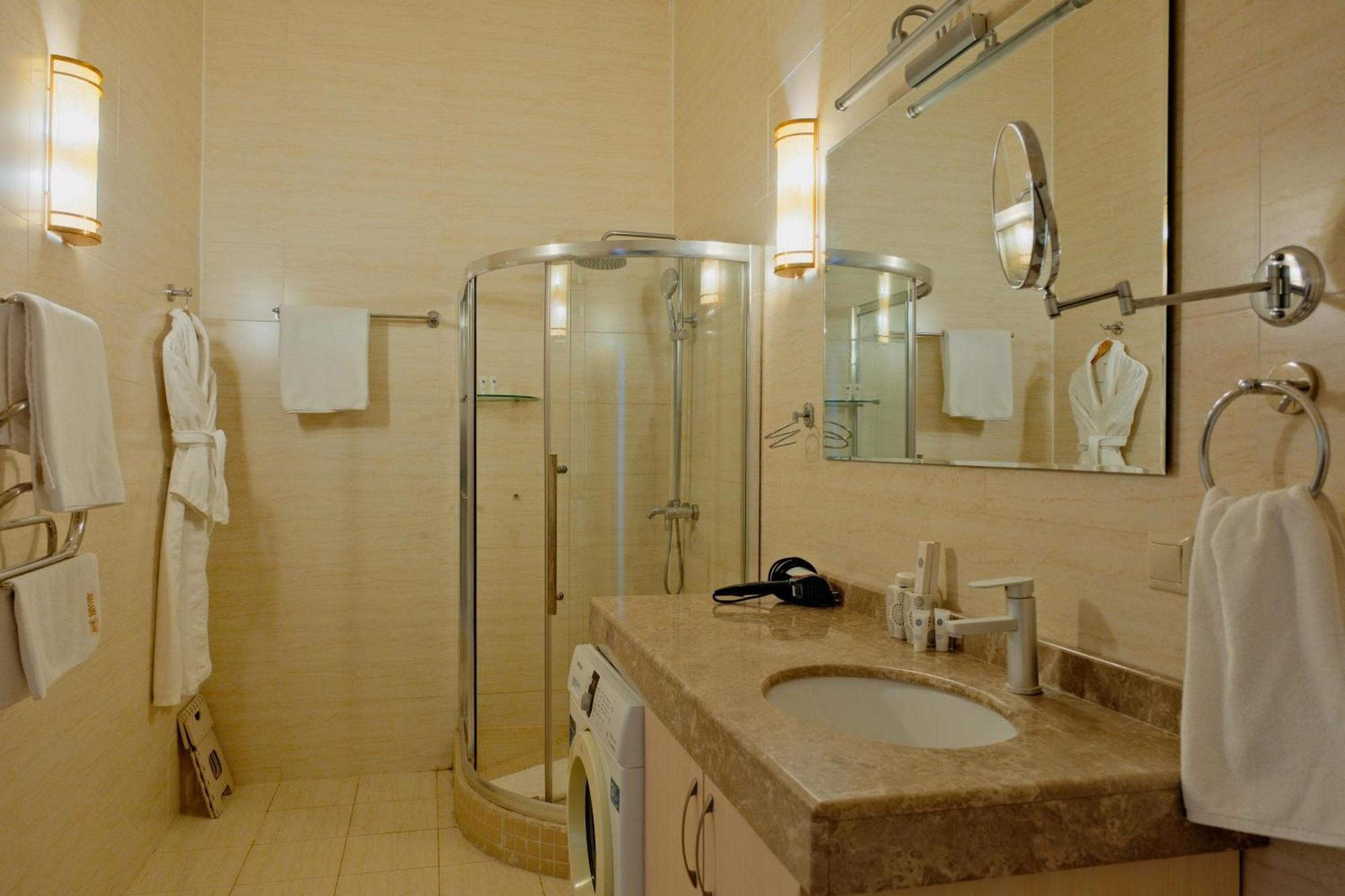 Atb Grand Hotel Atyraū Pokój zdjęcie
