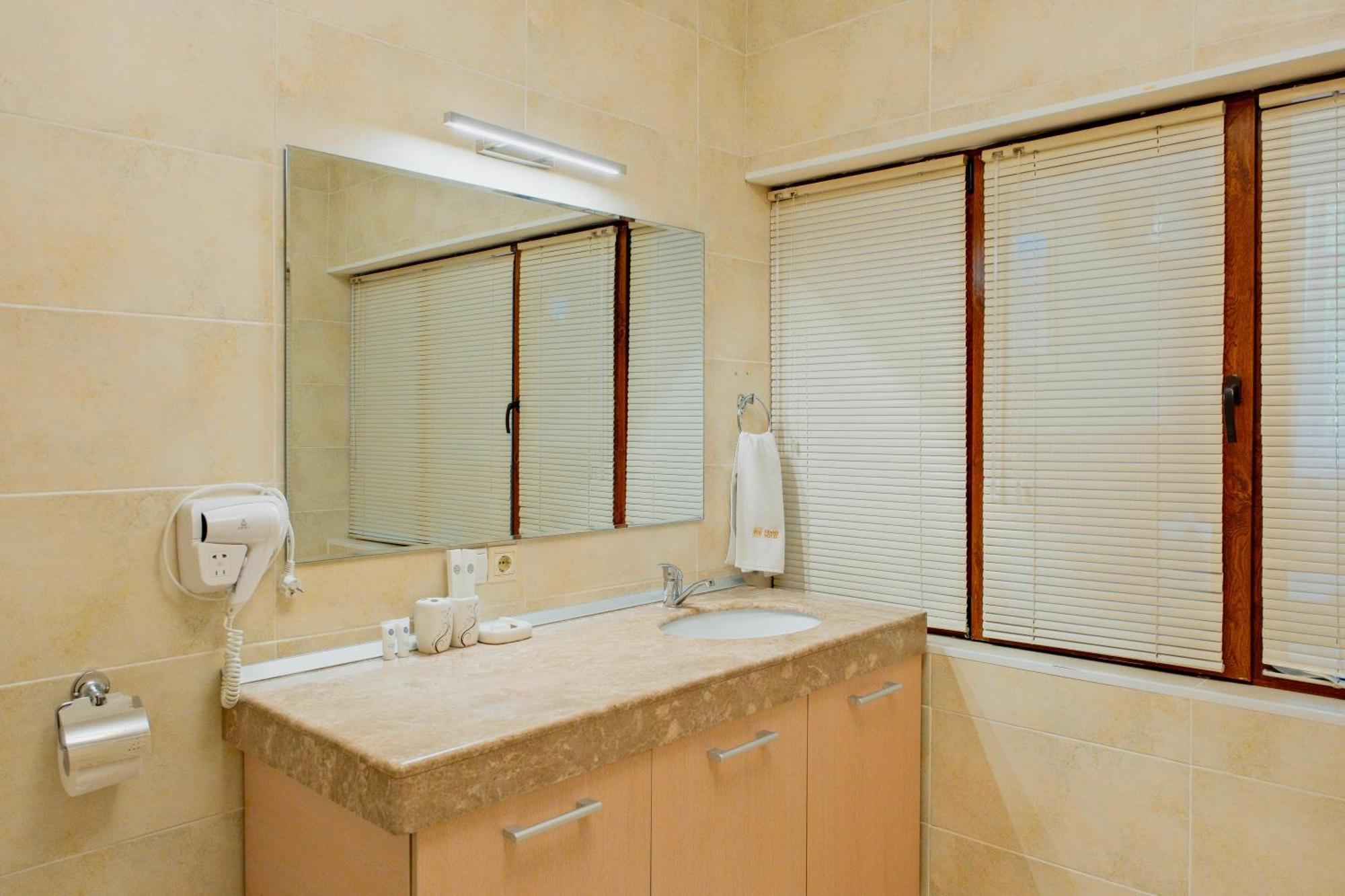 Atb Grand Hotel Atyraū Pokój zdjęcie