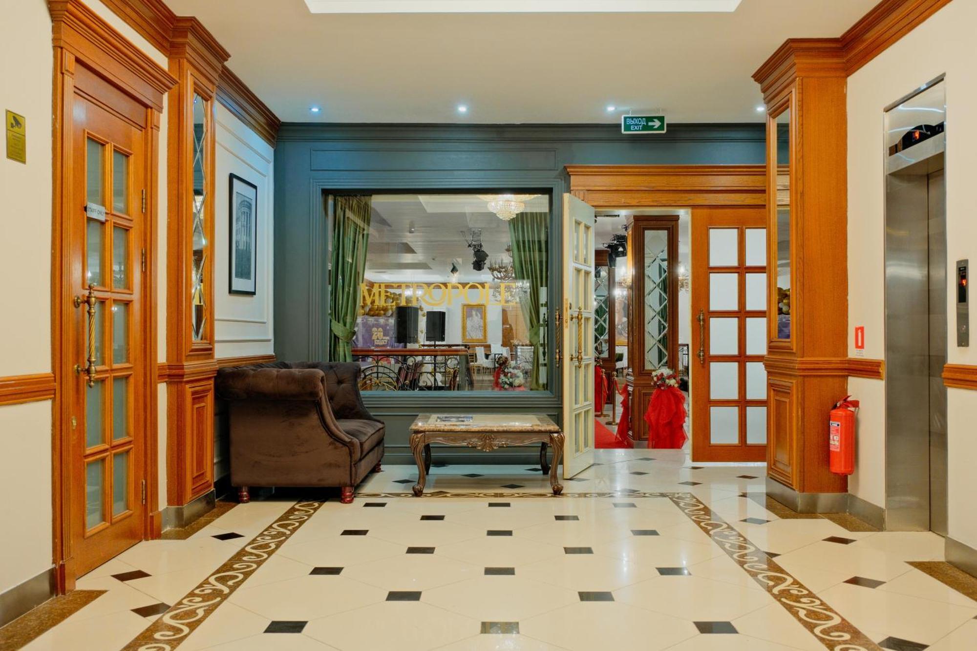 Atb Grand Hotel Atyraū Zewnętrze zdjęcie
