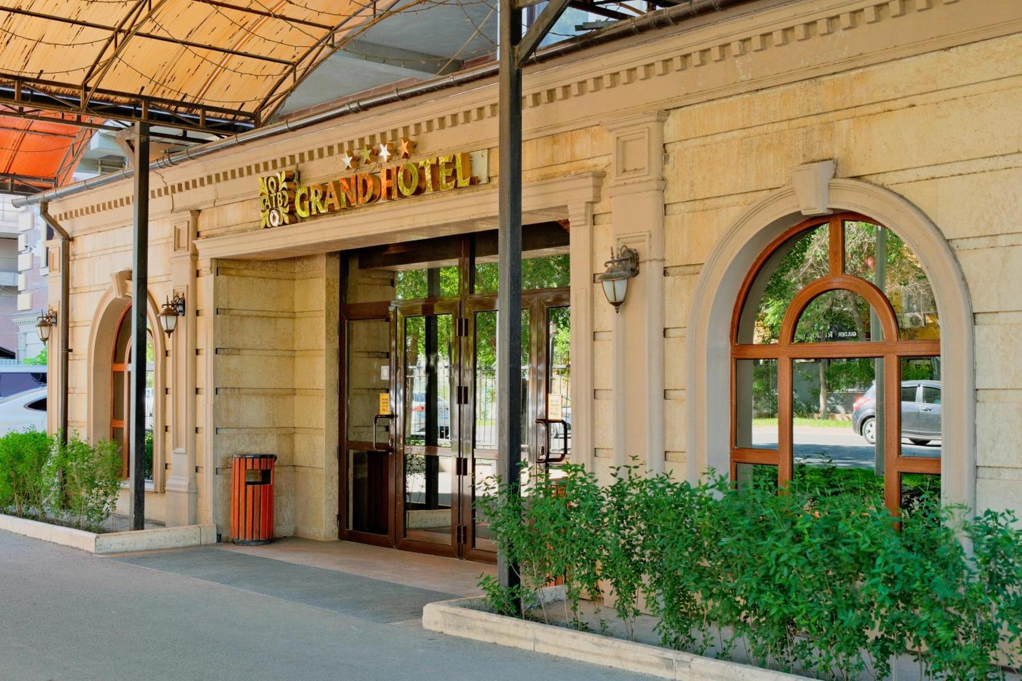 Atb Grand Hotel Atyraū Zewnętrze zdjęcie
