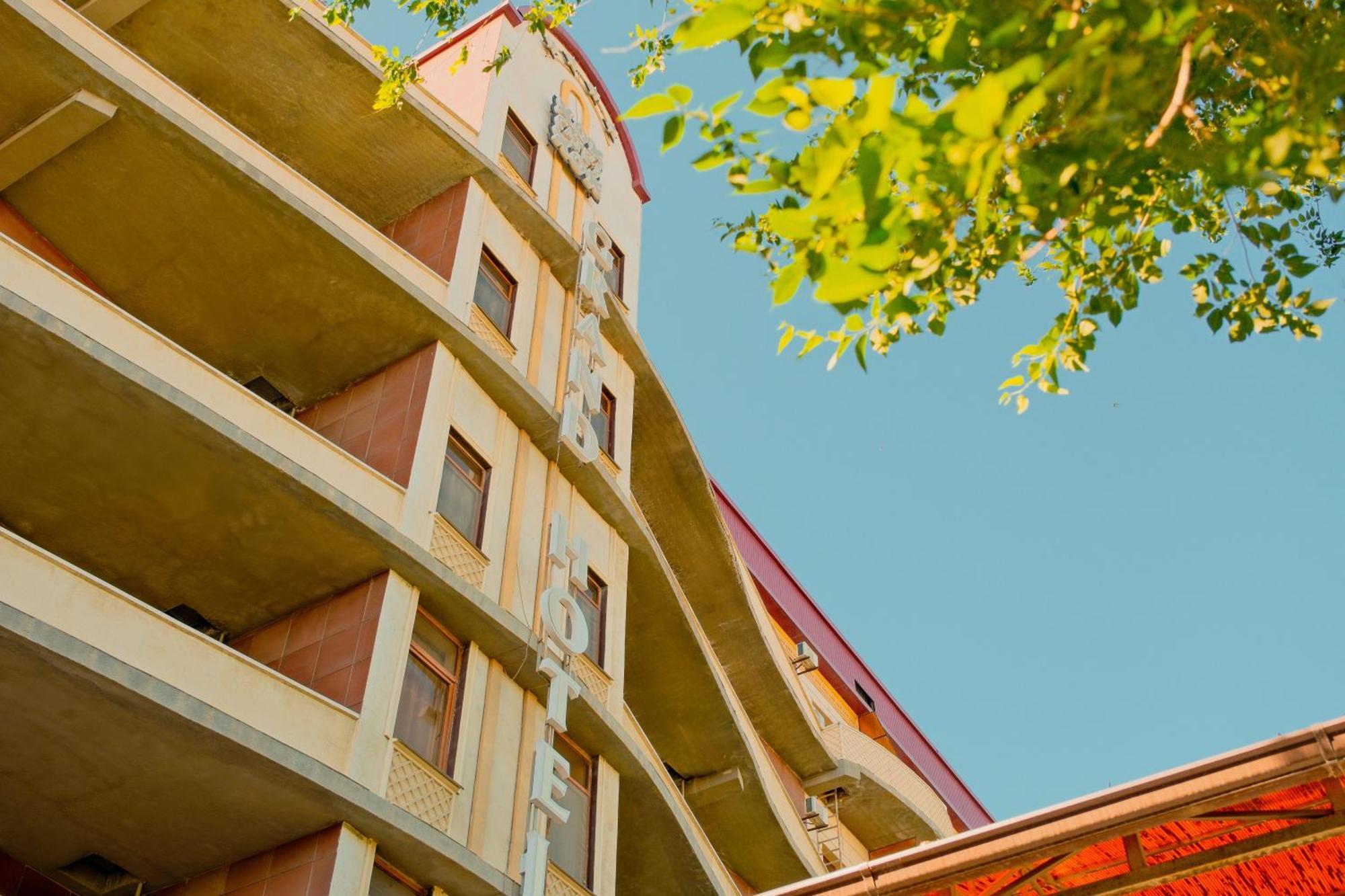 Atb Grand Hotel Atyraū Zewnętrze zdjęcie