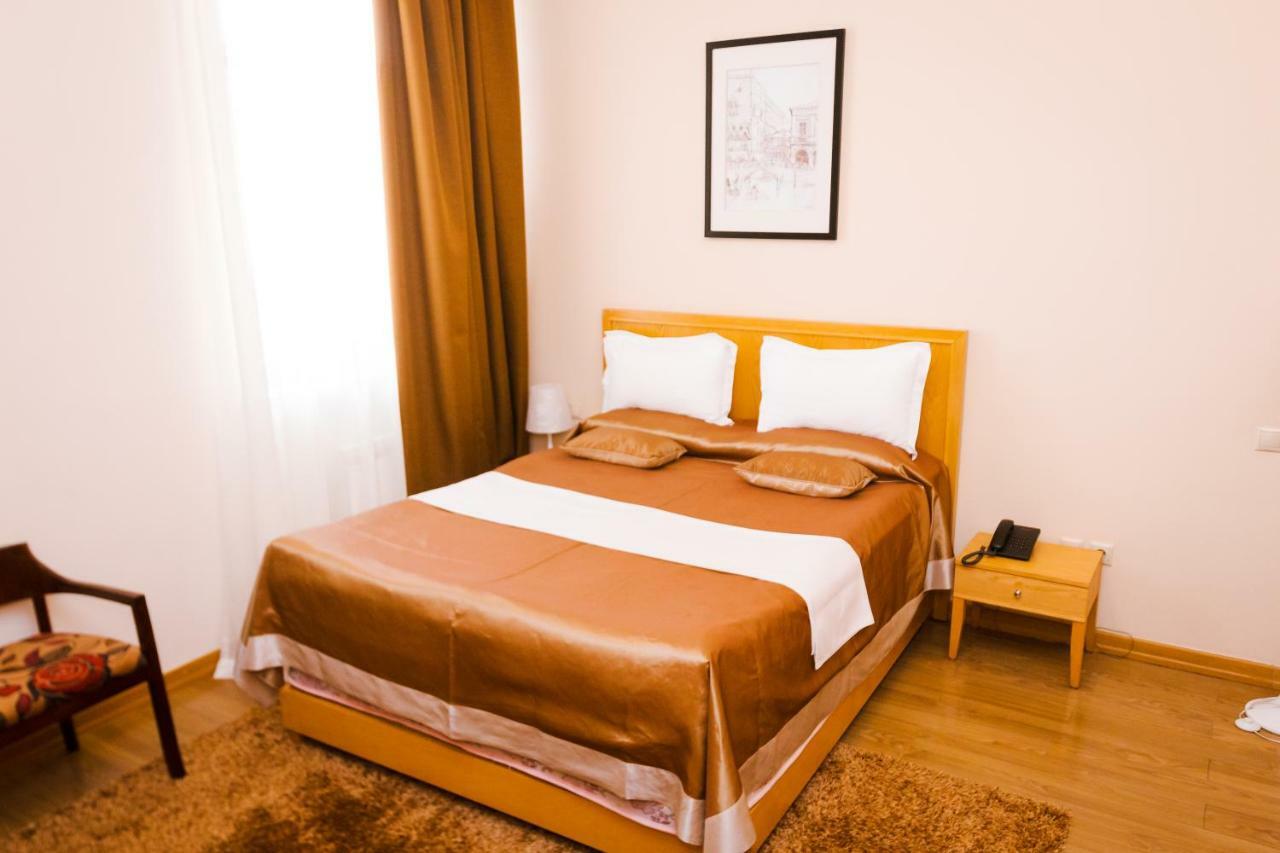 Atb Grand Hotel Atyraū Zewnętrze zdjęcie